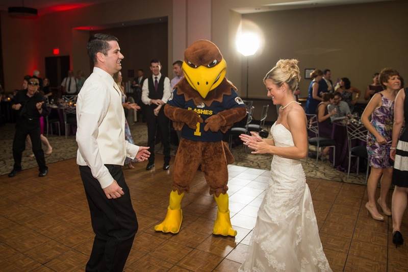 wedding with kent state mascot