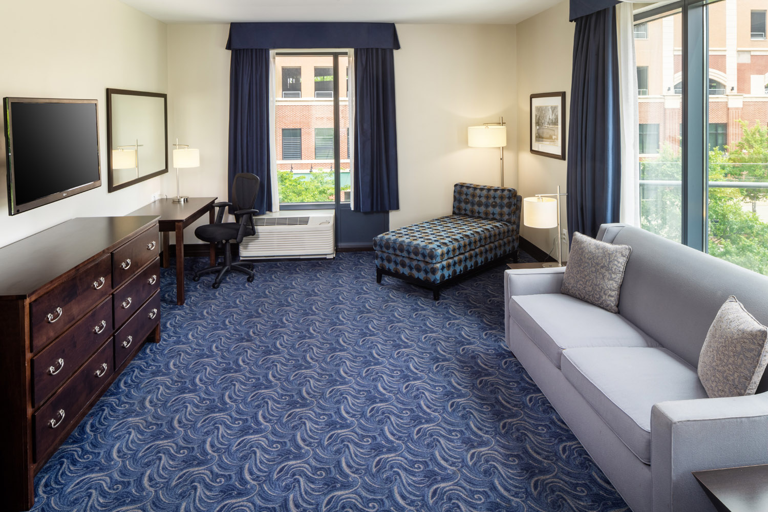 presidential suite living room